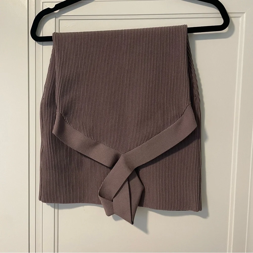 NWOT Aritzia Babaton Sculpt Knit Criss Cross Halter Dress Size Medium